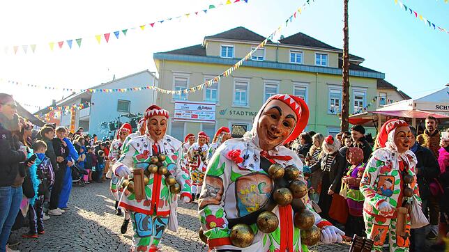 So schön war das Hochrhein-Narrentreffen 2023 in Tiengen: Die Bürger- und Narrenzunft war im Glück und zahlreiche Besucher säumten die ...