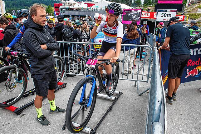 Bild 2: Mountainbikerin Finja Lipp fuhr Weltcup in Lenzerheide und wir haben Impressionen vom Rennen