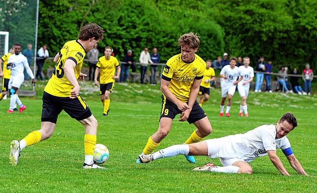 Bild 17: SV Denkingen gewinnt Spitzenspiel beim SC Markdorf. Wir waren mit der Kamera dabei!