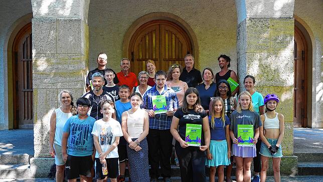 Bei der Siegerehrung zum diesjährigen Stadtradeln ist die Freude unter den Gewinnern in Rheinfelden groß. Foto: Stadt Rheinfelden