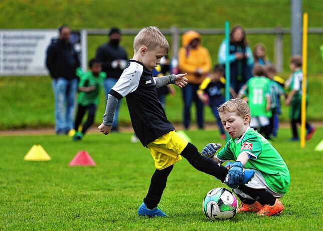 Bild 11: Wenn die jüngsten Kicker mit Begeisterung dabei sind: Die besten Bilder vom Turnier in Radolfzell!