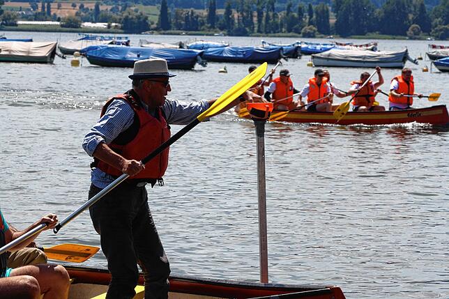 Bild 29: Radolfzell: Rein ins Boot und gleich ins Wasser: Das Großkanadierrennen 2025 in Bildern