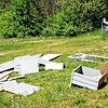 Beim Bolzplatz oberhalb der Himmelreichstraße liegt ein abgebauter Schrank, den nun die Technischen Betriebe wegräumen müssen.