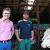 Der Singener SÜDKURIER-Redaktionsleiter Stephan Freißmann (links) und Landwirt Stefan Leichenauer freuen sich auf einen Abend rund um ...
