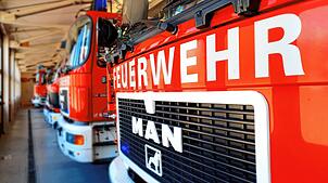 Die Feuerwehr (hier ein Symbolbild) rückte mit einem Großaufgebot aus, als in der Nacht auf Christi Himmelfahrt in Mimmenhausen ein ...