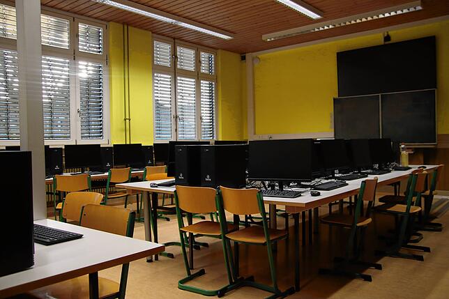 An der Teggingerschule wurde in der jüngsten Vergangenheit einer neuer Computerraum eingerichtet. Eine von vielen Maßnahmen zur ...