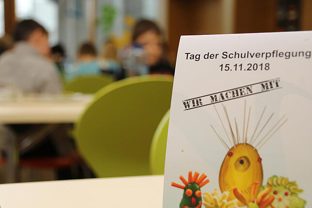 Was essen unsere Kinder eigentlich mittags an der Schule? Am Donnerstag, am Tag der Schulverpflegung, durften sich Gäste an der ...