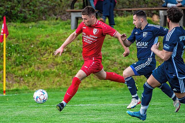 Bild 6: FC Schlüchttal gewinnt Spitzenspiel gegen SV Blau-Weiß Murg mit 2:1 &ndash; und wir haben Bilder!