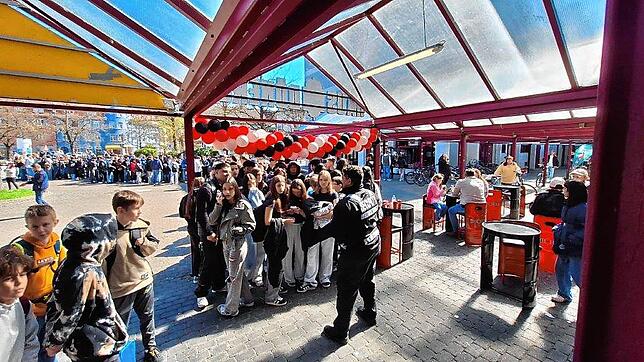 Bild 17: Hunderte Konstanzer warten auf den 1-Cent-Döner: Unglaubliche Szenen in Bildern festgehalten