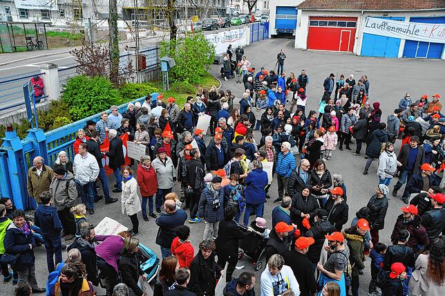 Am Samstag den 13.4.2019 fand auf dem Fabrikgelände der Firma Lauffenmühle in Lauchringen eine Kundgebung mit rund 800 Teilnehmern ...