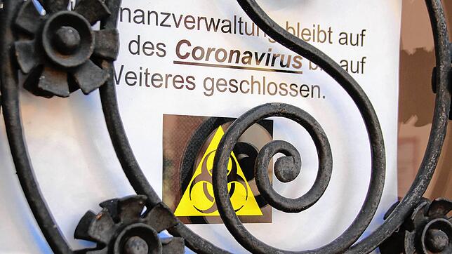 Das Corona-Virus macht den Behörden zu schaffen. Sowohl auf Landes- als auch auf lokaler Ebene, wie dieses Schild am Pfullendorfer ...
