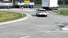 Am Kreisverkehr wird ab kommenden Montag wieder gearbeitet. Die Bordsteine und die Markierungen müssen erneuert werden. Foto: Paul Haug