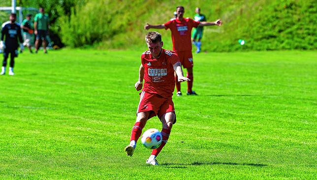 Bild 5: VfR Bad Bellingen müht sich zu einem 3:1 beim SV Buch &ndash; und wir haben Bilder!