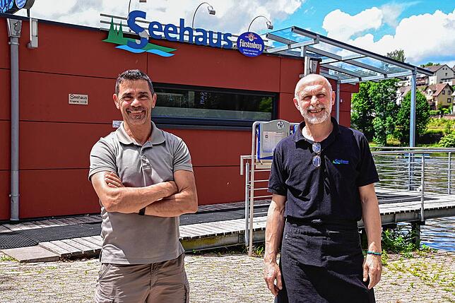 Vincenzo Sergio (links) sucht einen Pacht-Nachfolger für das Restaurant Seehaus am Klosterweiher. Sein Pächter Angelo Conti, der das ...