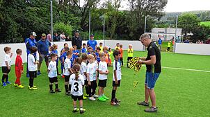 Zur offiziellen Einweihung des Soccercourts Gutmadingen gibt es sowohl ein Nachtgrümpelturnier als auch ein Jugendturnier. Mit viel ...