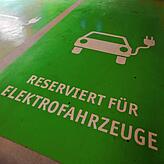 E-Auto-Ladestelle in Konstanz Parkshaus Benediktinerplatz in Konstanz.