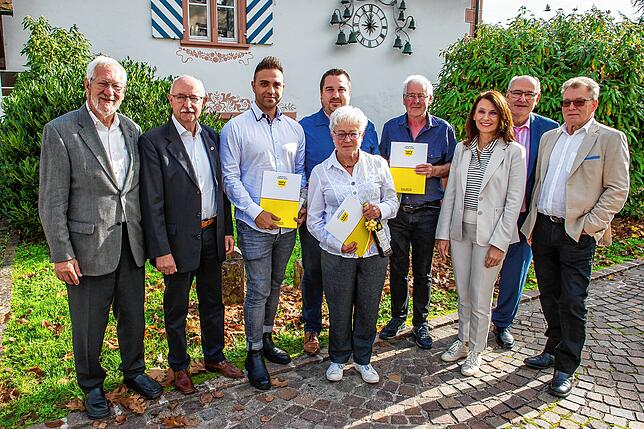 Bild 1: Fußballbezirk Hochrhein ehrt zahlreiche verdiente Funktionäre