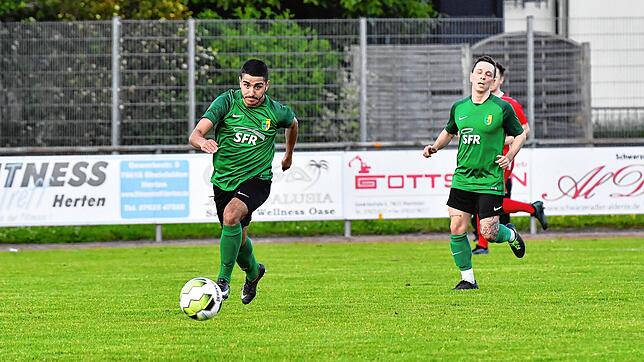 Jubiläums-Tor: Tunahan Kocer erzielte beim 4:0-Erfolg des SV Herten beim FC Wallbach seinen 100. Treffer für seine Mannschaft.