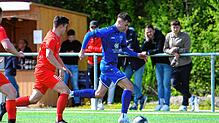 Möhringen-Stürmer Maximilian Bell (r.) in Aktion gegen Leon Aguilar vom FC Pfaffenweiler.