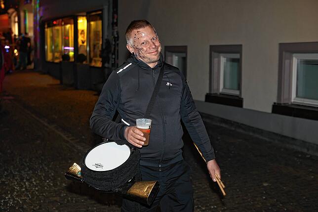 Bild 26: Konstanzer Straßenfasnacht 2025: Am Rosenmontag steigt die Stimmung nochmals