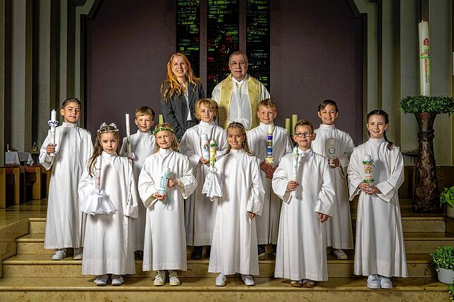 Am Sonntag, 4. Mai, feierten zehn Kinder ihre erste heilige Kommunion in einem lebendigen Gottesdienst in der Kirche St. Marien in ...
