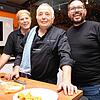 Lara Kagerer, Koch Tom Kagerer und Sommelier Paolo Spagnolo (von links), hier bei einer Veranstaltung im vergangenen Jahr bei Markdorf ...