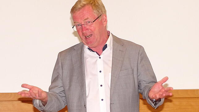Andreas Westerfellhaus referiert in Sigmaringen.