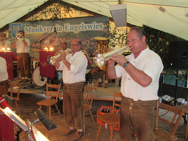 Bild 31: Bilder: Heißes Sommerfest in Engelswies mit Blaskapelle Peng