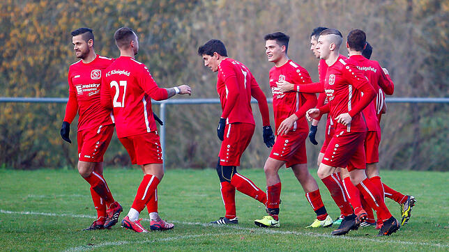 Der FC Königsfeld hat allen Grund zum Jubeln. Er hat sich gegen Aufsteiger FC Dauchingen nach einem 0:1-Rückstand mit 6:1 durchgesetzt.