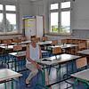Jacqueline Leyers vom städtischen Bauamt in einem der fertig sanierten Klassenräume der Jakob-Gretser-Grundschule. Ab Montag werden hier ...
