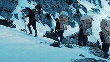 In ihren Körben schleppten die Säntis-Träger schwere Lasten auf den Berg.