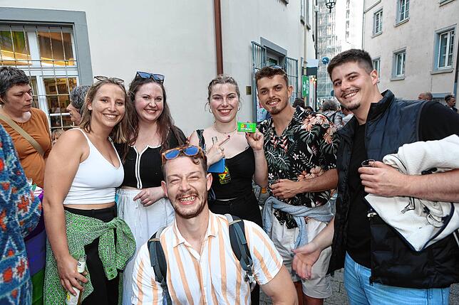 Bild 5: Gassenfreitag am 6. Juni: Hier feiern Einheimische und Besucher in Konstanz