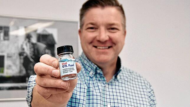 Riecht nicht und ist vollkommen klar: Der neue GTL-Kraftstoff, der bei der Firma Bernd Witz in Villingen zum Einsatz kommt, soll lokale ...