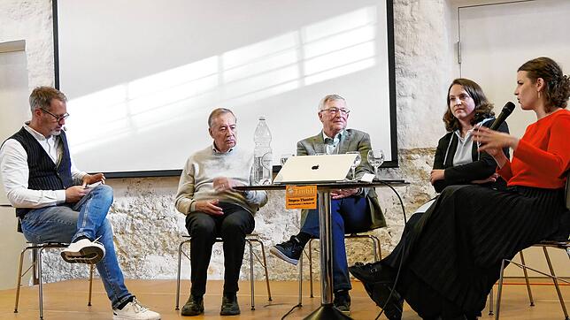 Bei der Diskussionsrunde (von links): Moderator Patrick Eich, Krezlingens Altbürgermeister Josef Bieri, Herbert Weber, SPD-Altstadtrat ...