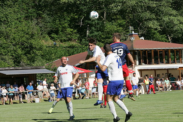 Bild 22: Der FC Schlüchttal feiert einen 5:2-Sieg gegen den TuS Lörrach-Stetten und den Bezirksliga-Aufstieg &ndash; wir haben die Bilder!