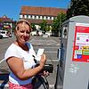 Boguslawa Gierzok zieht am Stephansplatz einen Parkschein. Für sie ist es heute praktisch, dort zu parken. Grundsätzlich begrüßt sie ...