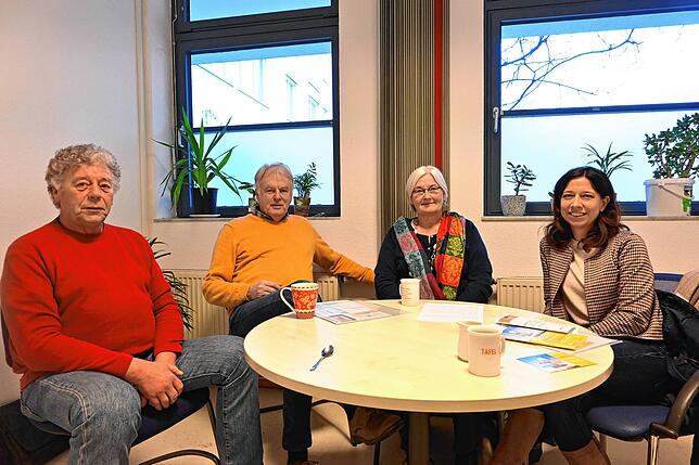Das Singener Wegweiser-Projekt versucht unter anderem Menschen in prekären Lebenslagen durch die Energiekrise zu helfen. Von links nach ...