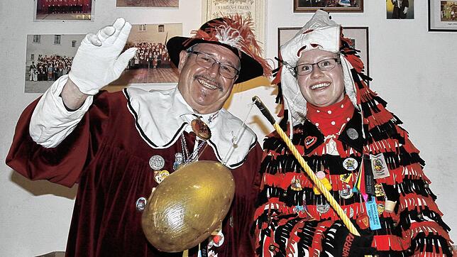 Trotz Ausfall &ndash; die Fasnacht lebt: Sigmar Hägele, Präsident der Narrenzunft Engen und seine Tochter Melanie, die als Engener ...