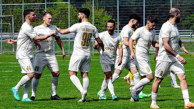 Die Spieler des ESV Südstern Singen wollen auch im Heimspiel gegen den FC Gutmadingen einen Sieg bejubeln.