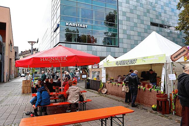 Bild 25: Konstanz feiert das 49. Suserfest: Der junge Wein lockt die Besucher