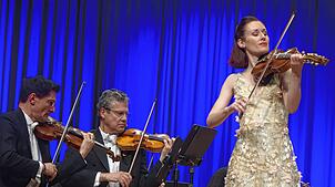 Beseeltes Spiel: Die Geigerin Ragnhild Hemsing begeisterte mit dem Württembergischen Kammerorchester beim zweitletzten Saisonkonzert der ...
