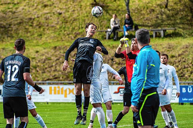 Bild 12: SV Waldhaus besiegt den SV Rheintal glatt mit 4:0 &ndash; und wir haben Bilder!