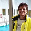 (Archivbild) Ihr Verein kann weiter im Hallenbad am Seerhein trainieren: Ursula Klaußner, Vorsitzende des Schwimmklub Sparta, verfolgt ...