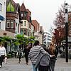 Blick in die Singener August-Ruf-Straße: Die Freigrenze der Einfuhrzölle in die Schweiz wird ab 2025 auf 150 Franken herabgesetzt. ...