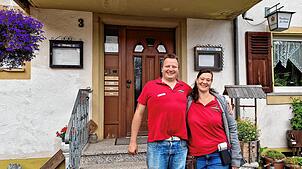 Stephanie und Sebastian Giersig führen die jahrzehntelange Familientradition fort und bereichern mit der „Linde“ als Traditionsgasthaus ...