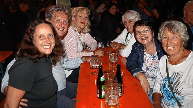 Bild 28: Gute Stimmung beim Hafenfest! Am Wochenende geht es in Staad nochmal rund