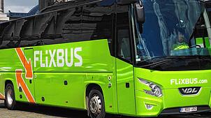 Die Fahrzeuge von Flixbus gehören zum Straßenbild. Der Kanton möchte eine offizielle Haltestelle im Fricktal schaffen. Bild: Flixbus