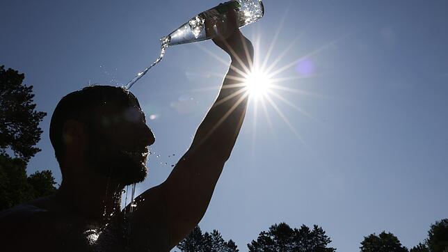 Es wird hochsommerlich - und eine Hitzewelle kommt. (Archivbild)