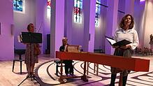 Mit dem Sing-Sprech-Spiel „Christina von Schweden – Königin und Ikone“ begeistern Christina Germolus, Gabriele Steinfeld und Anke ...