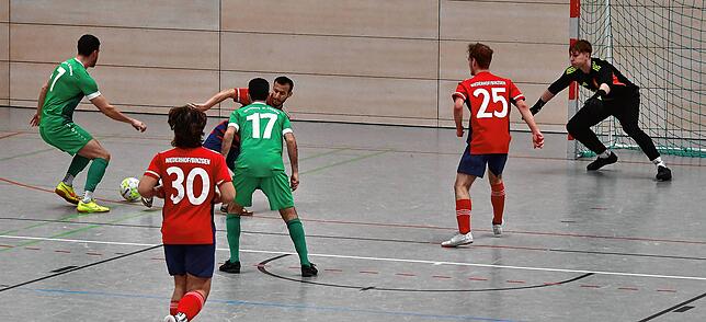 Bild 46: SC Niederhof/Binzgen unterliegt FC Freiburg-St. Georgen im Futsal-Halbfinale – und wir haben Fotos!